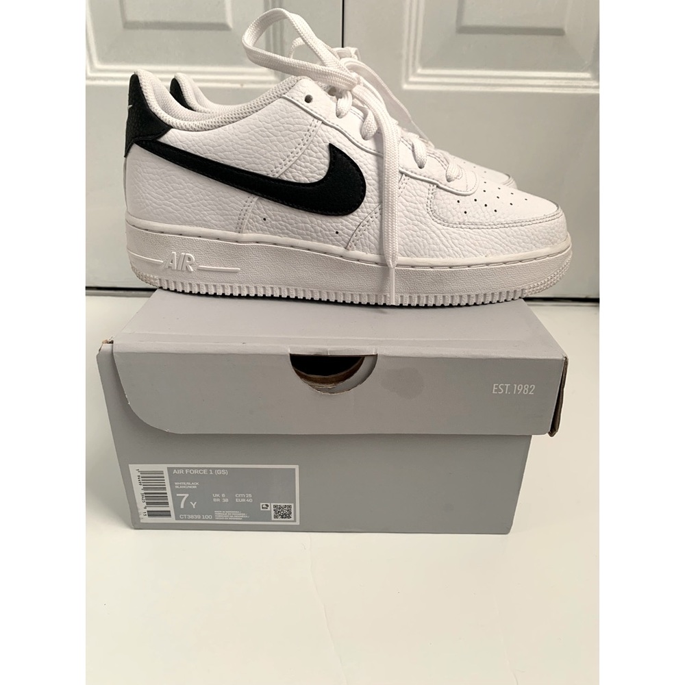 Boys Air Force 1’s (GS) - Picture 1 of 6